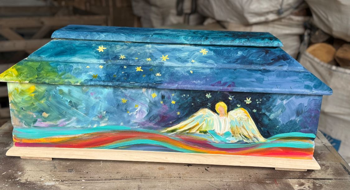 Nebe s andělíčkem - dětská malovaná rakev